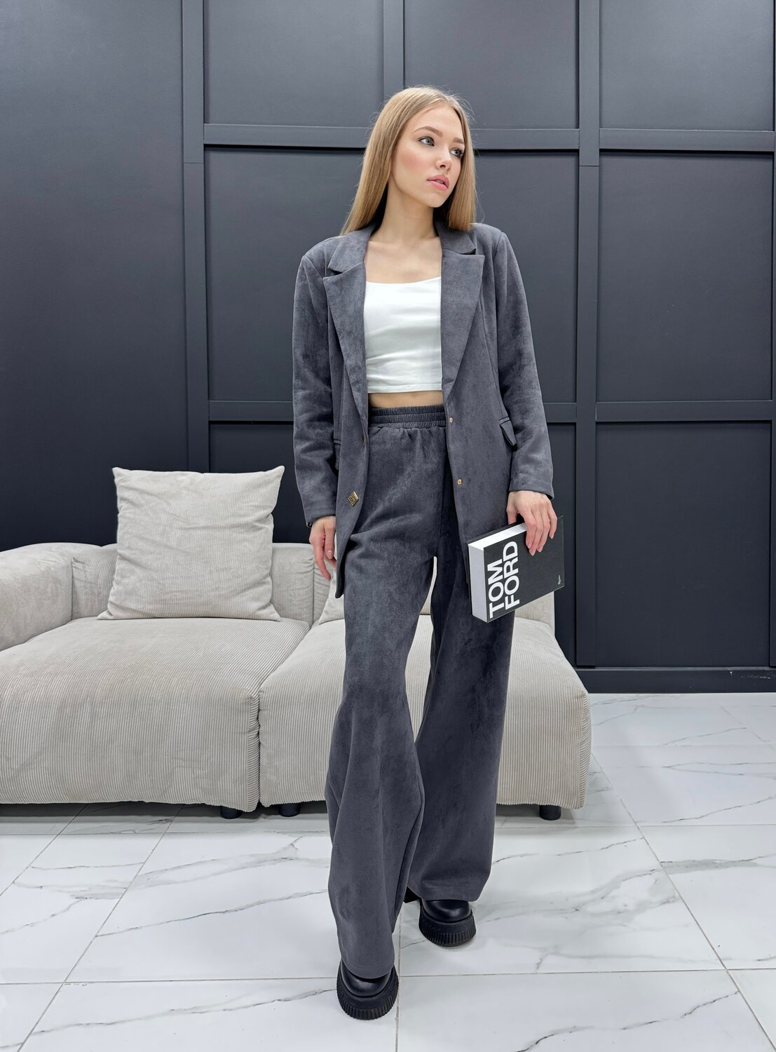 брючный костюм из вельвета, брючные костюмы, вельветовые костюмы женские, костюм с брюками, костюм вельвет двойка 2020