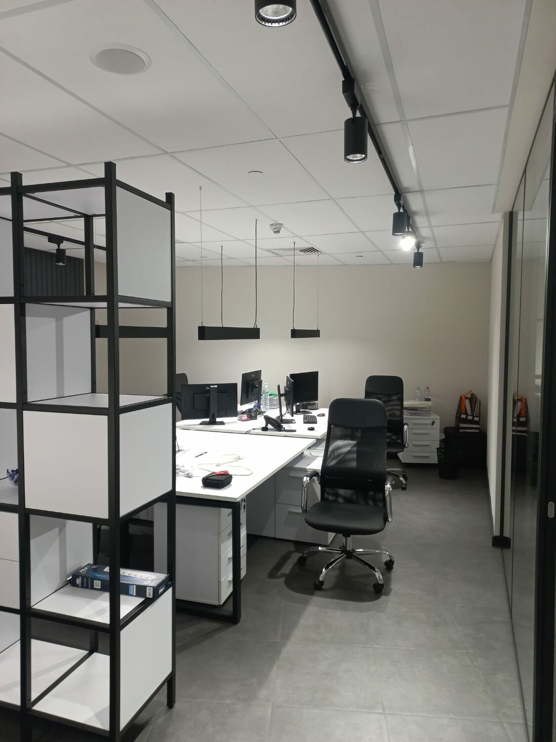 офис компании, офис, перегородка для офиса, перегородка офисная, интерьер офис