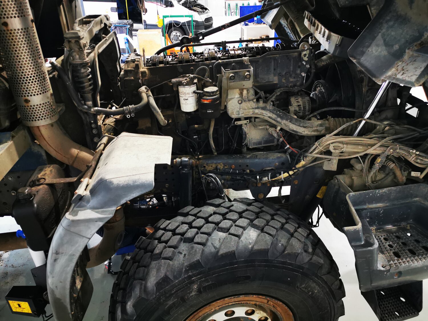 toyota land cruiser 80 рама, камаз 4310 снизу, камаз 65225 с двигателем ямз, toyota land cruiser 70 рама, грузовики