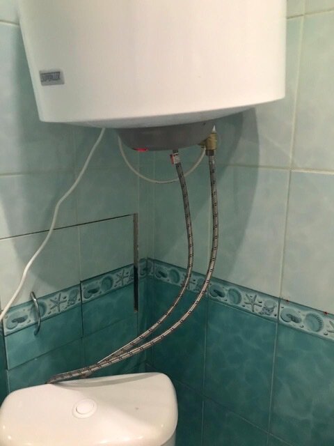 монтаж бойлера, установка водонагревателя, установка бойлера, проточный бойлер 240 л, санузел