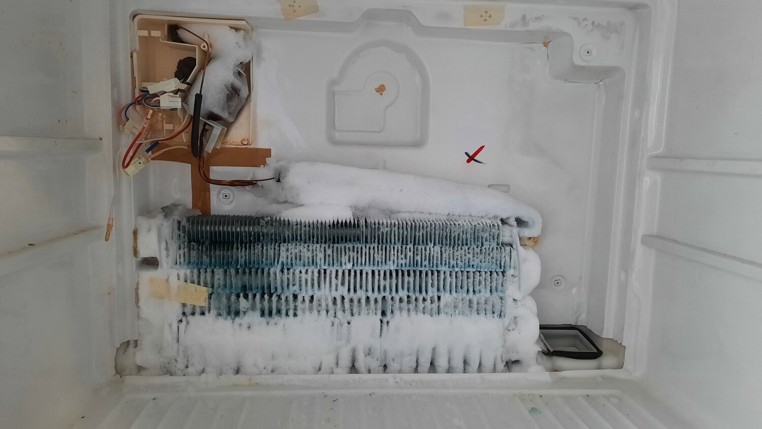 холодильник индезит ноу фрост намерзает лед, испаритель ноу фрост индезит, испаритель холодильника индезит ноу фрост, обмерзает испаритель ноу фрост, испаритель ноу фрост