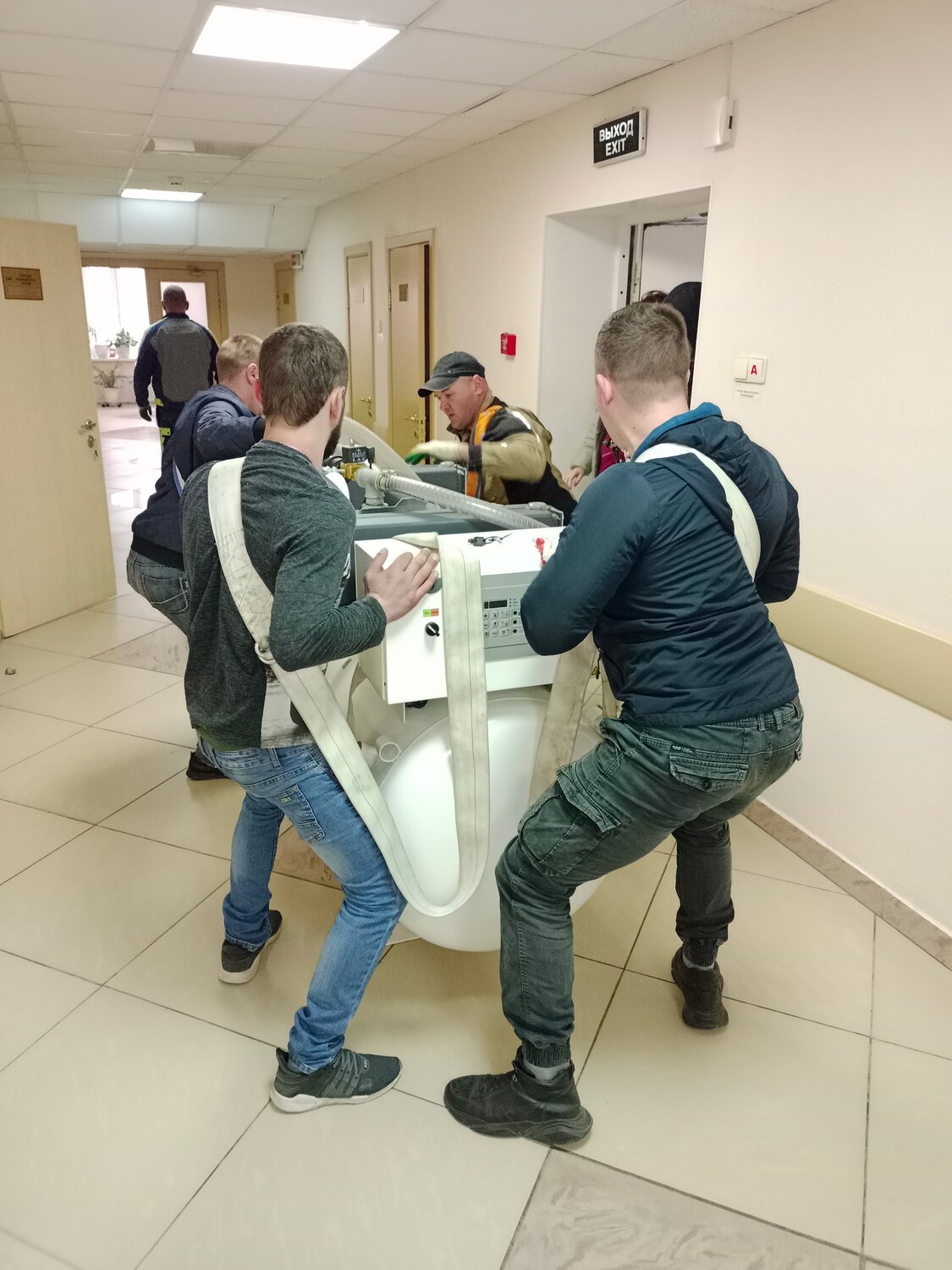человек, очередь в поликлинике, работа мфц, электронная очередь, очередь