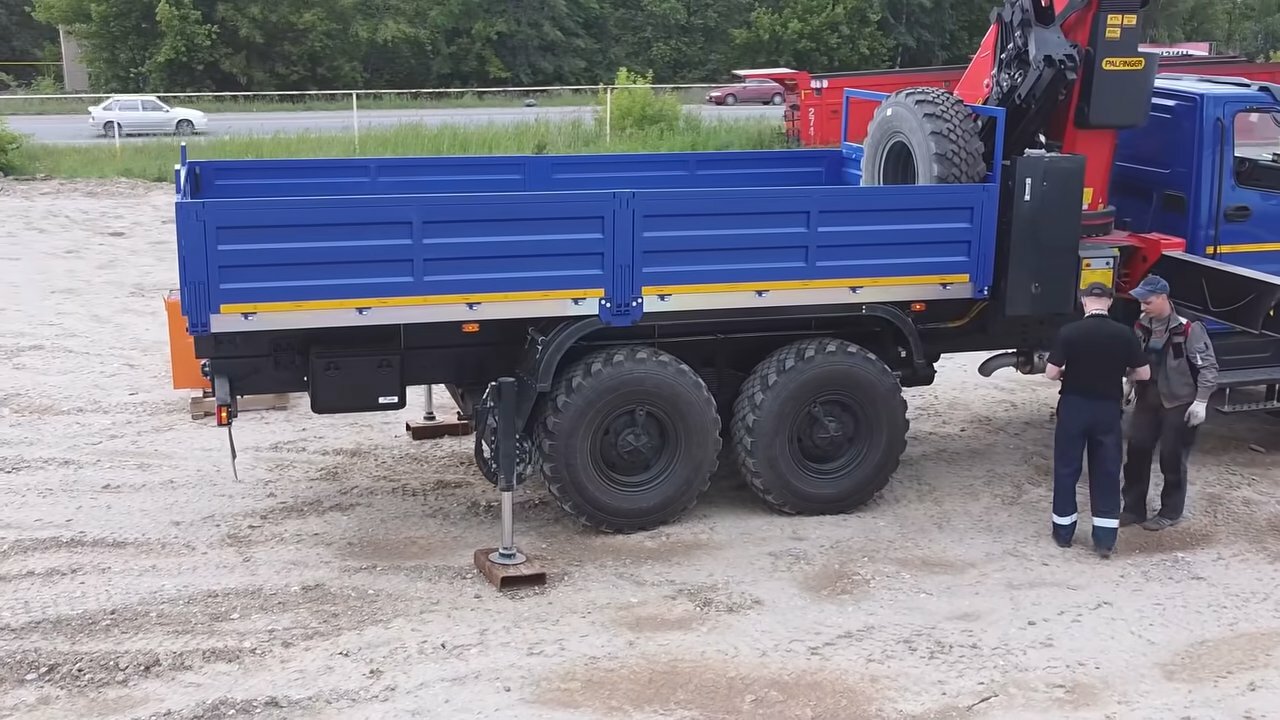 бортовой камаз 43118-50, камаз 43118 с кму, бортовой камаз 43118-50 с кму «hktc/hyundai 8026, кму камаз, камаз 43118 бортовой