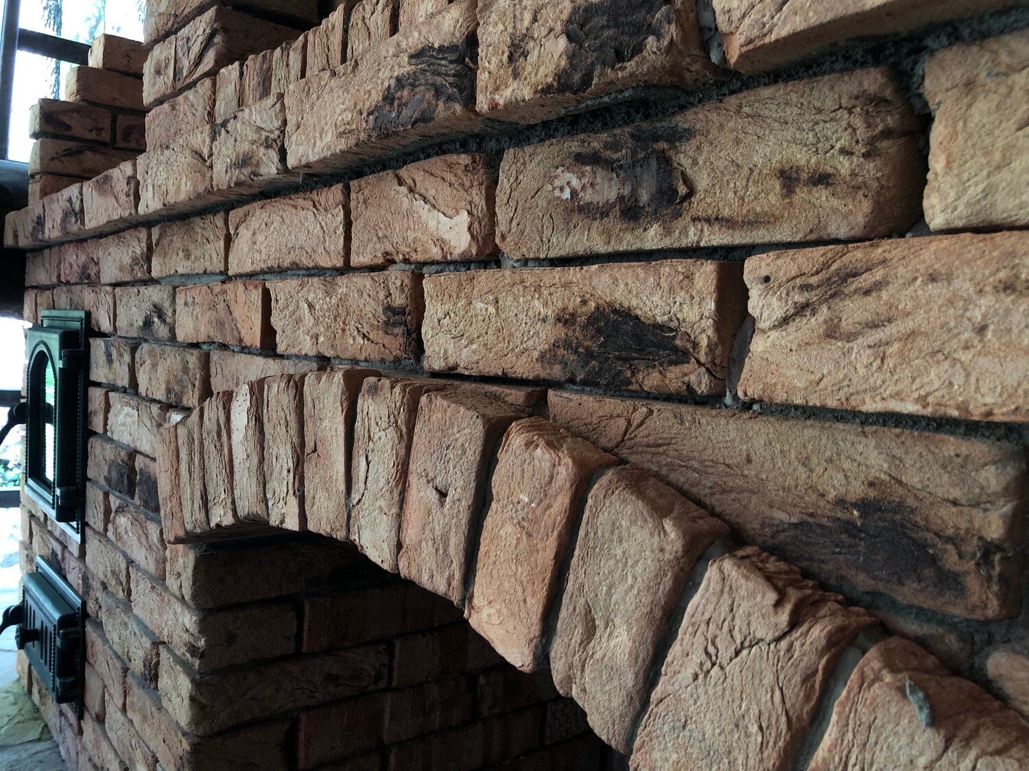 старый кирпич, арка кирпичная, кирпичный камин, колотый кирпич, кирпичная кладка