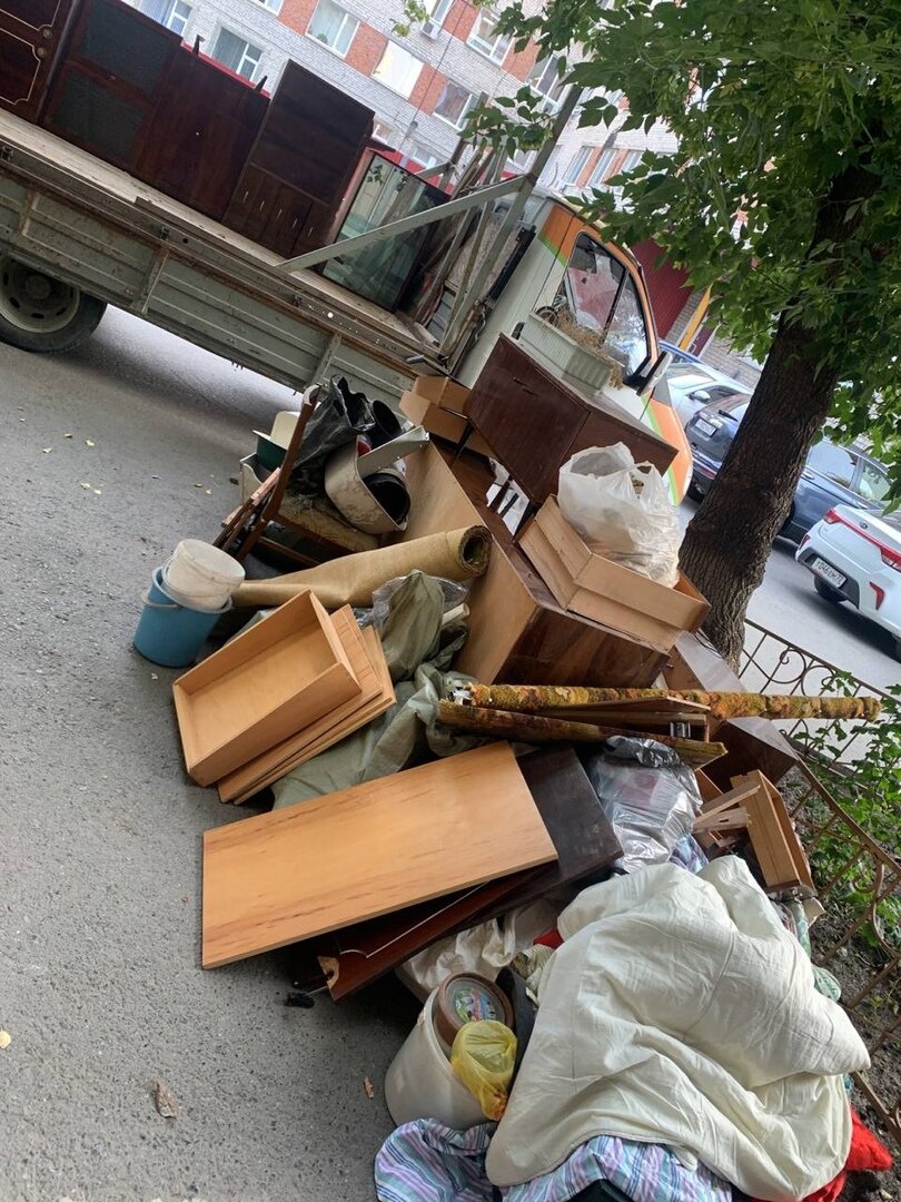мусор, мебель на помойке, строительный мусор, куча мусора, вывоз мусора