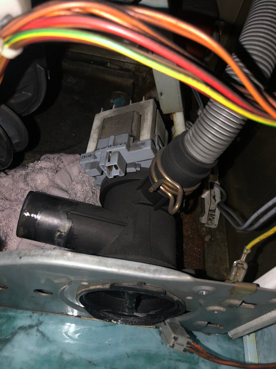 сливной насос для стиральной машины bosch maxx 4 wfc 1663 oe, wfc 1600 bosch сливной насос, стиральная машина, насос стиральной машины, помпа стиральной машины