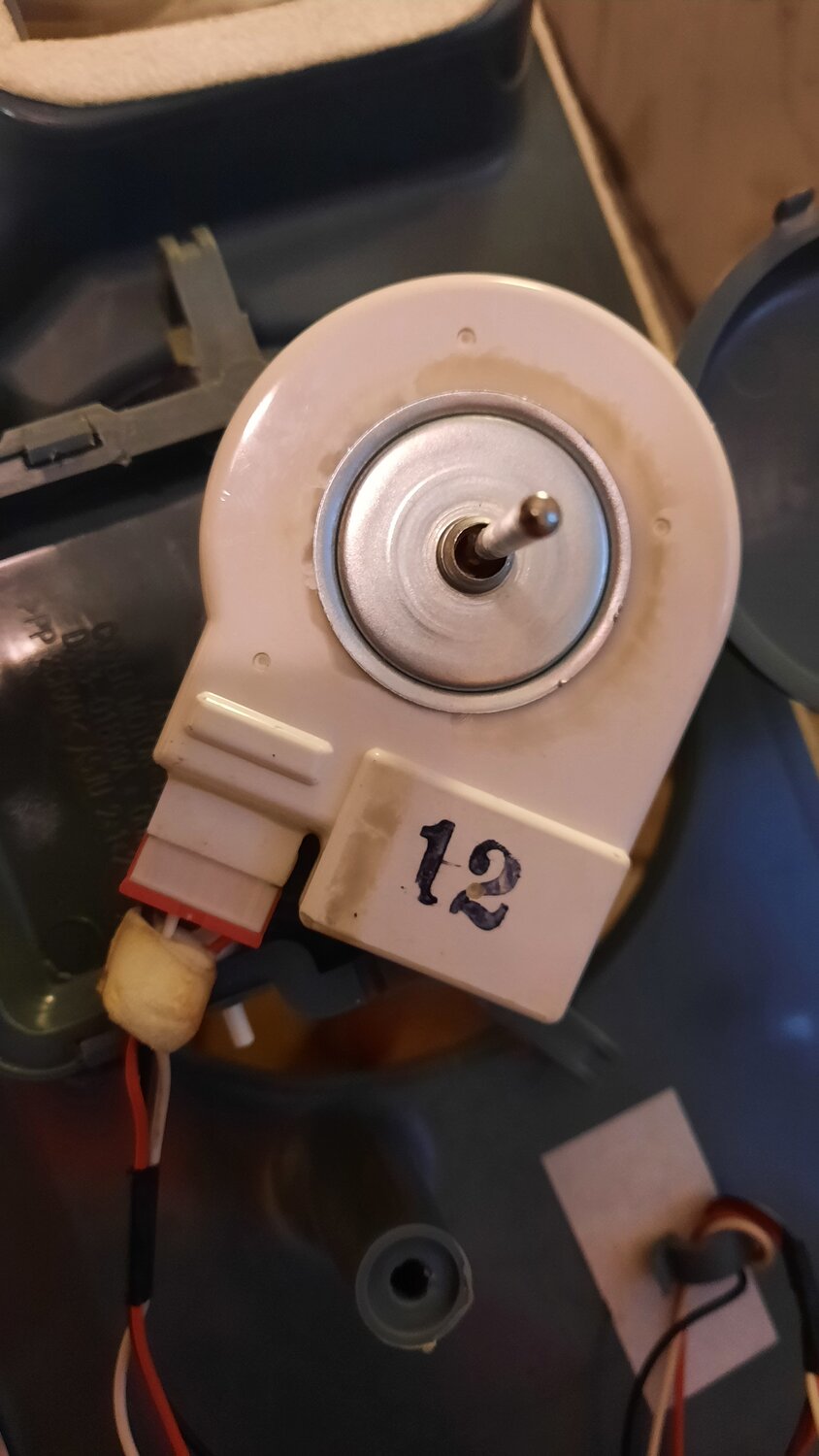 моторчик вентилятора panasonic fdqm002h6, мотор вентилятора, двигатель вентилятора, вентилятор холодильника самсунг 12v, моторчик dg8-013a12ma с вентилятором