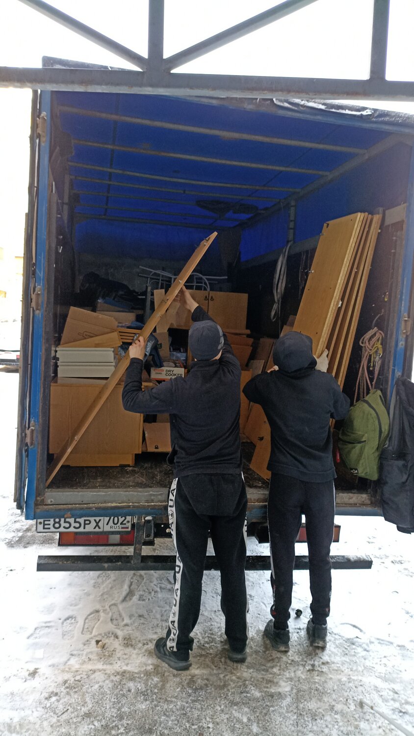 переезды грузчики, разгрузка фуры, грузчики, погрузка, разгрузка фуры зимой