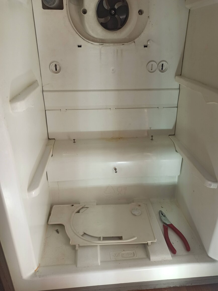 холодильник indesit 190 см, холодильник, холодильник ноу фрост, бытовая техника, холодильник старый