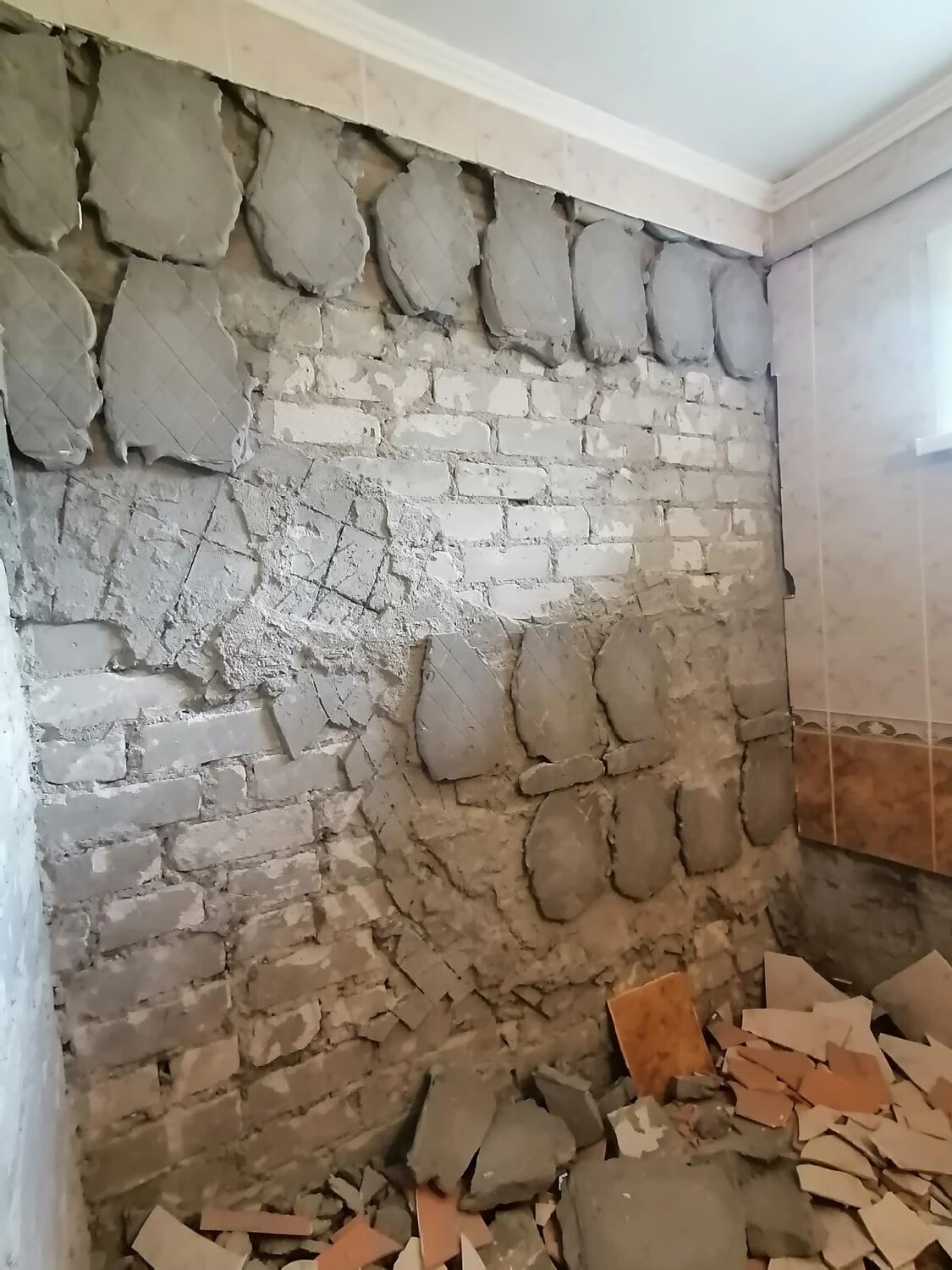 штукатурка стена, оштукатуривание стен, штукатурка саманных стен гипсовой штукатуркой, штукатурить стены, известково песчаная штукатурка