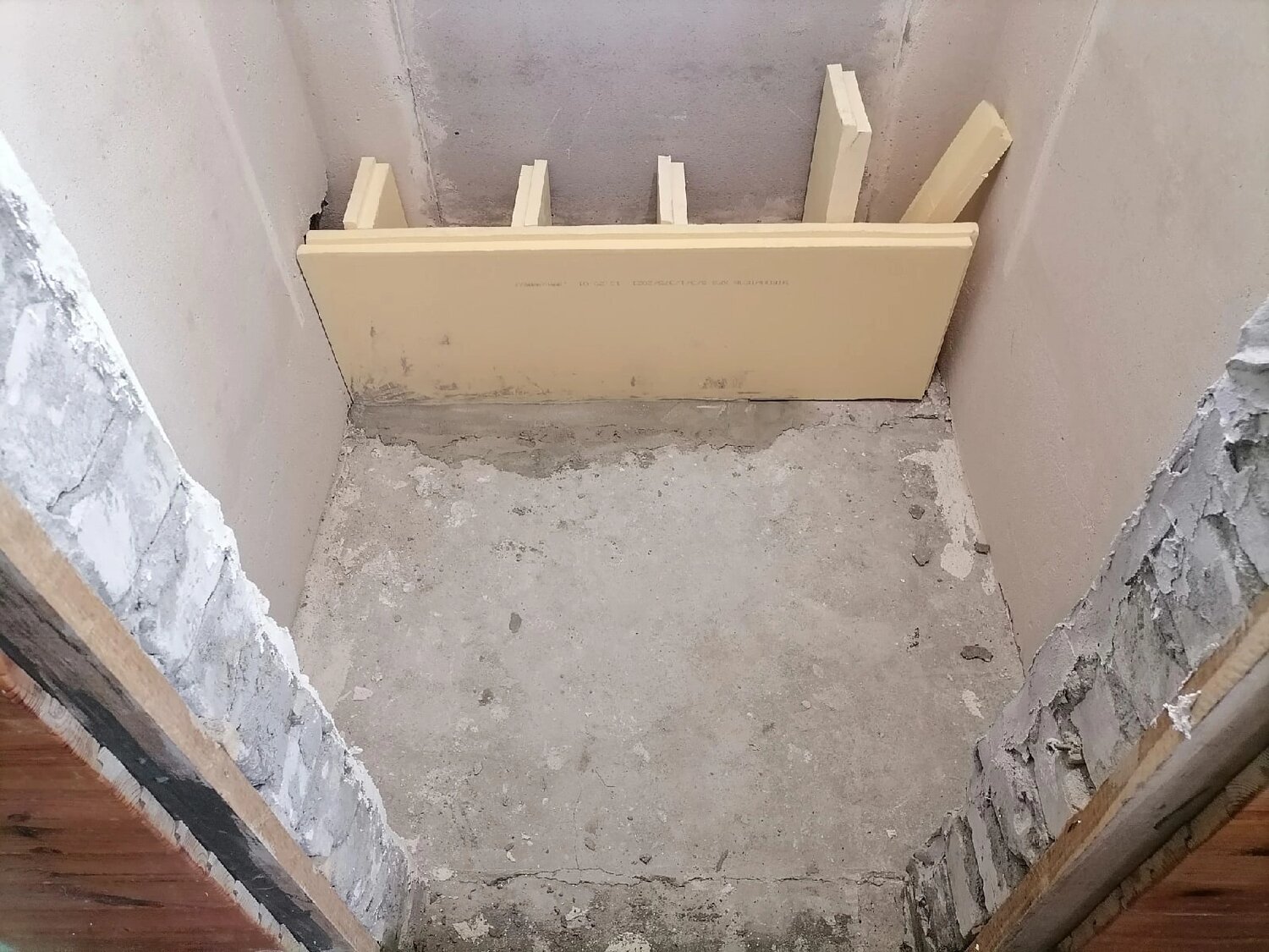 перегородки из газобетона, перегородка из пеноблоков, газобетонные блоки, армирование межкомнатных перегородок из газобетона, балкон утепление