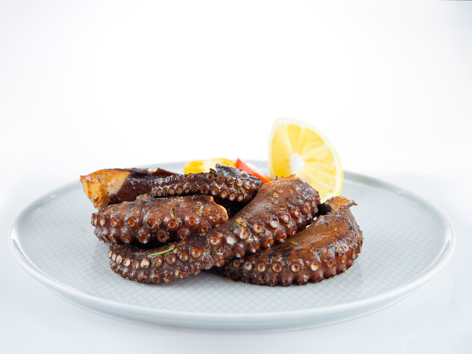 осьминог на гриле, гарнир к осьминогу на гриле, щупальца осьминога на гриле, осьминоги в масле, the octopus