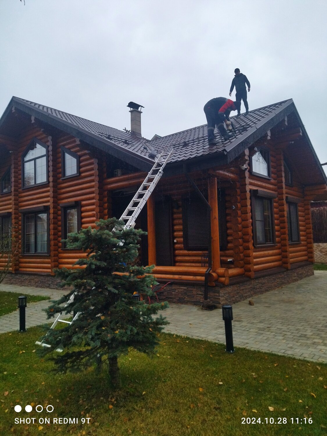 дома из оцилиндрованного бревна, дом из оцилиндрованного бревна, тиккурила 5062 оцилиндрованного бревна, бревенчатые дома, дом из бревна