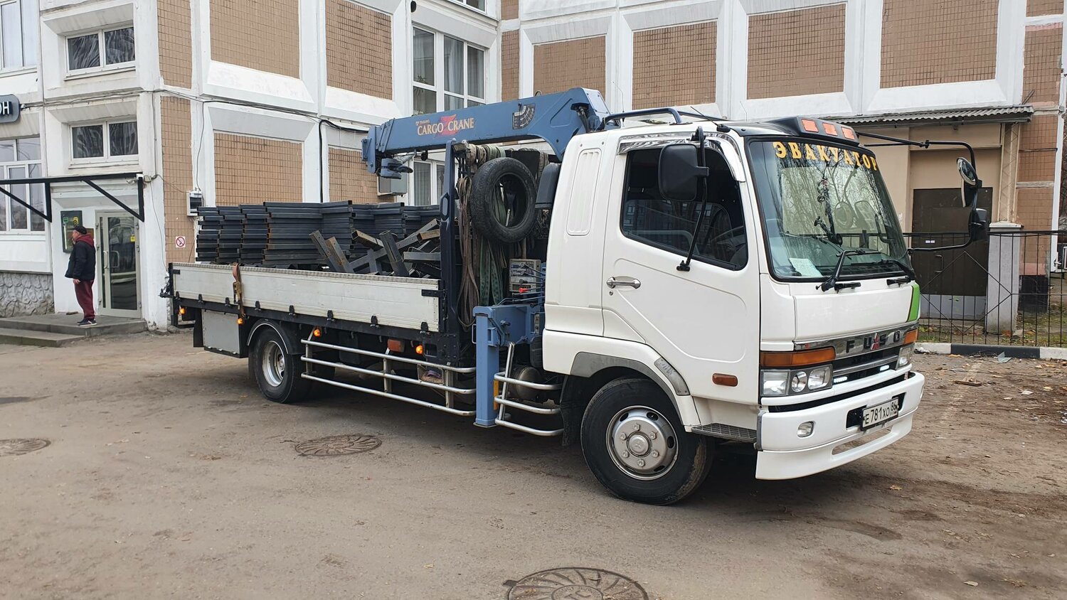 манипулятор mitsubishi fuso 5 тонн, манипулятор митсубиси фусо 5т, mitsubishi fuso манипулятор 5т, манипулятор 5 тонн, манипулятор хино