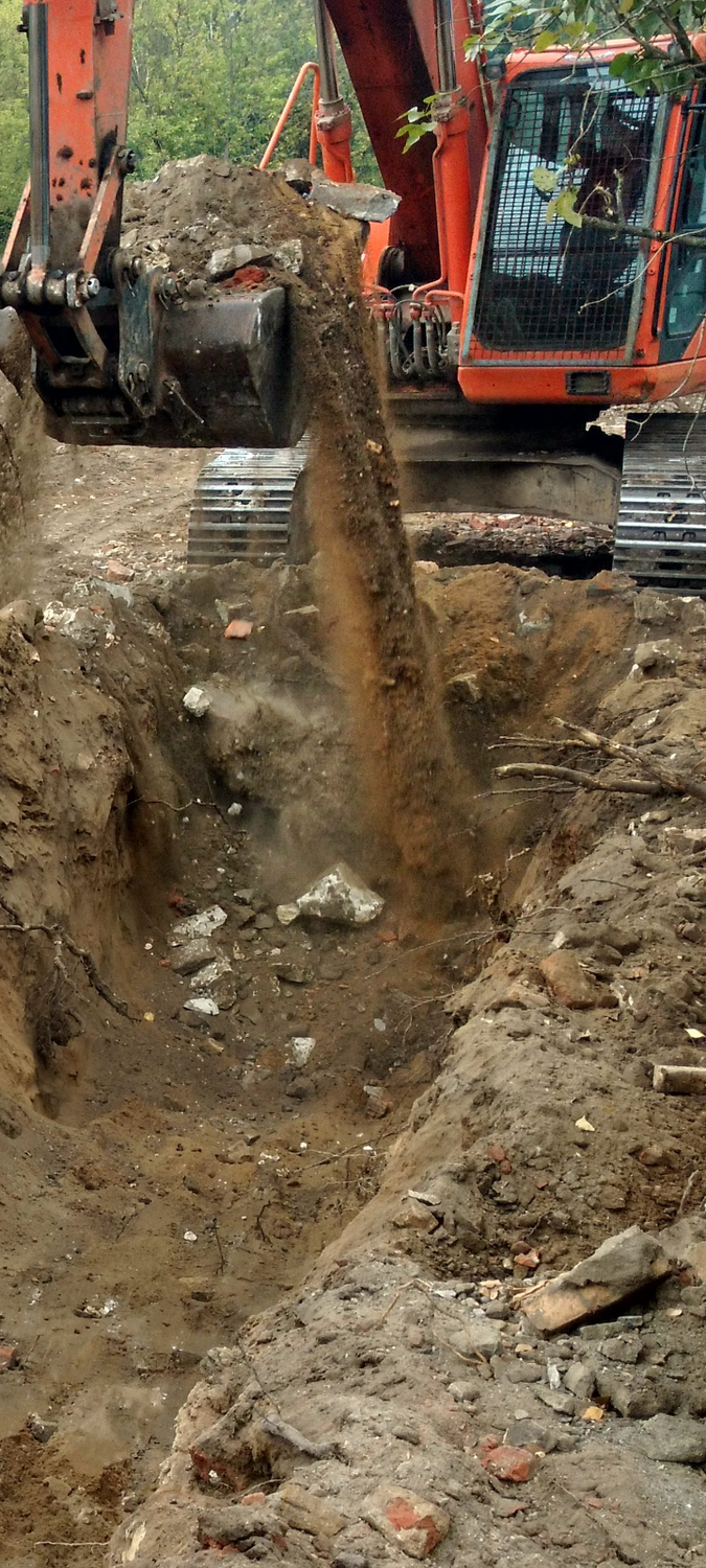 копка траншеи, рытье котлована, копка котлована, выемка грунта, разработка котлована