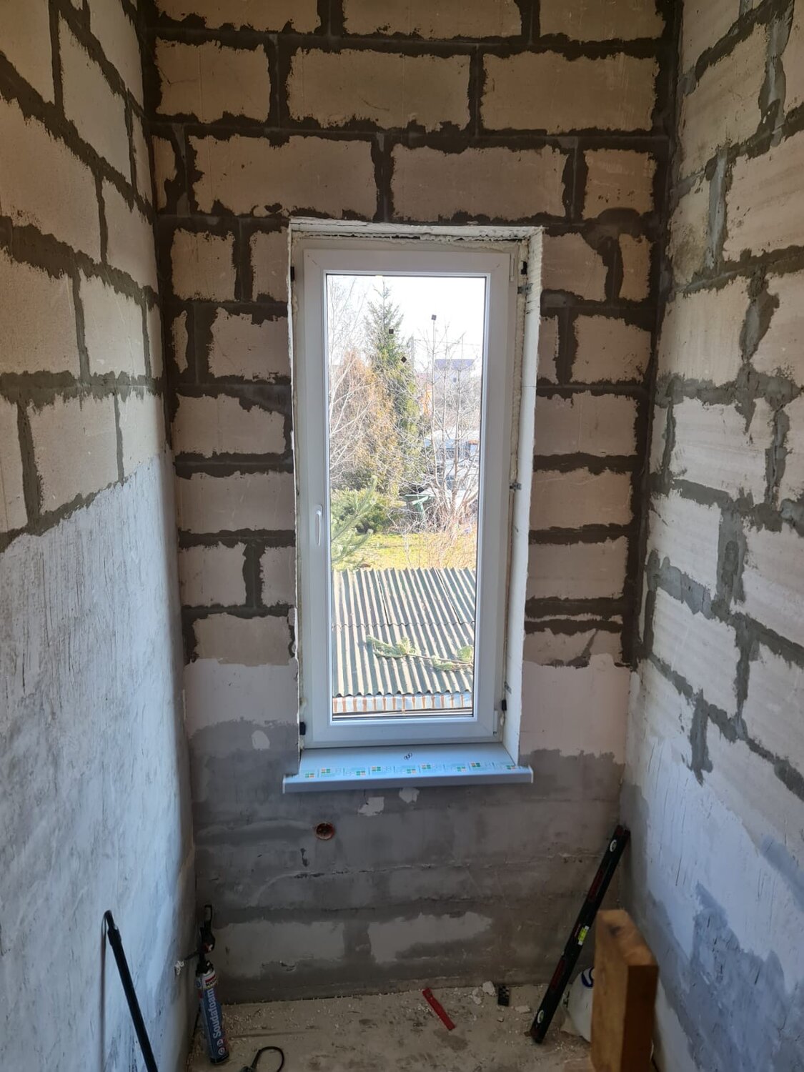 окна в доме из газобетона, окна в дом, окна в газобетонном доме, окна в пол в доме из газобетона, окна в коттедже