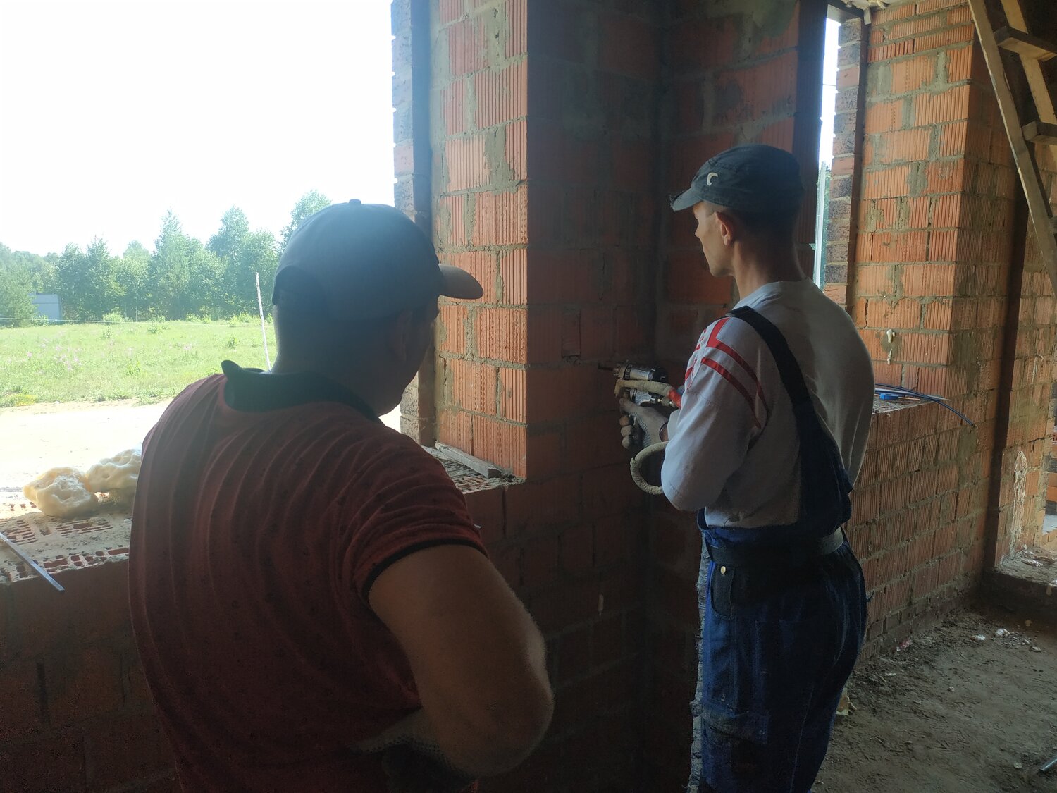 штукатурка стен, практика штукатурка стен, штукатурить стены, демонтаж штукатурки, штукатурка стен внутри