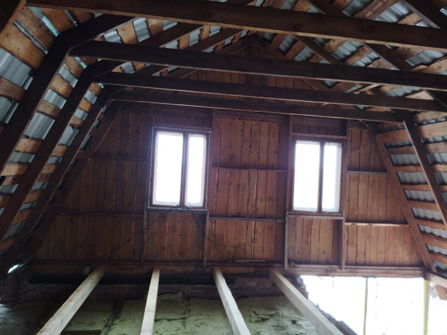 чердак в частном доме, переделка чердака в мансарду, мансарда крыша, 2 этаж на чердаке, мансарда