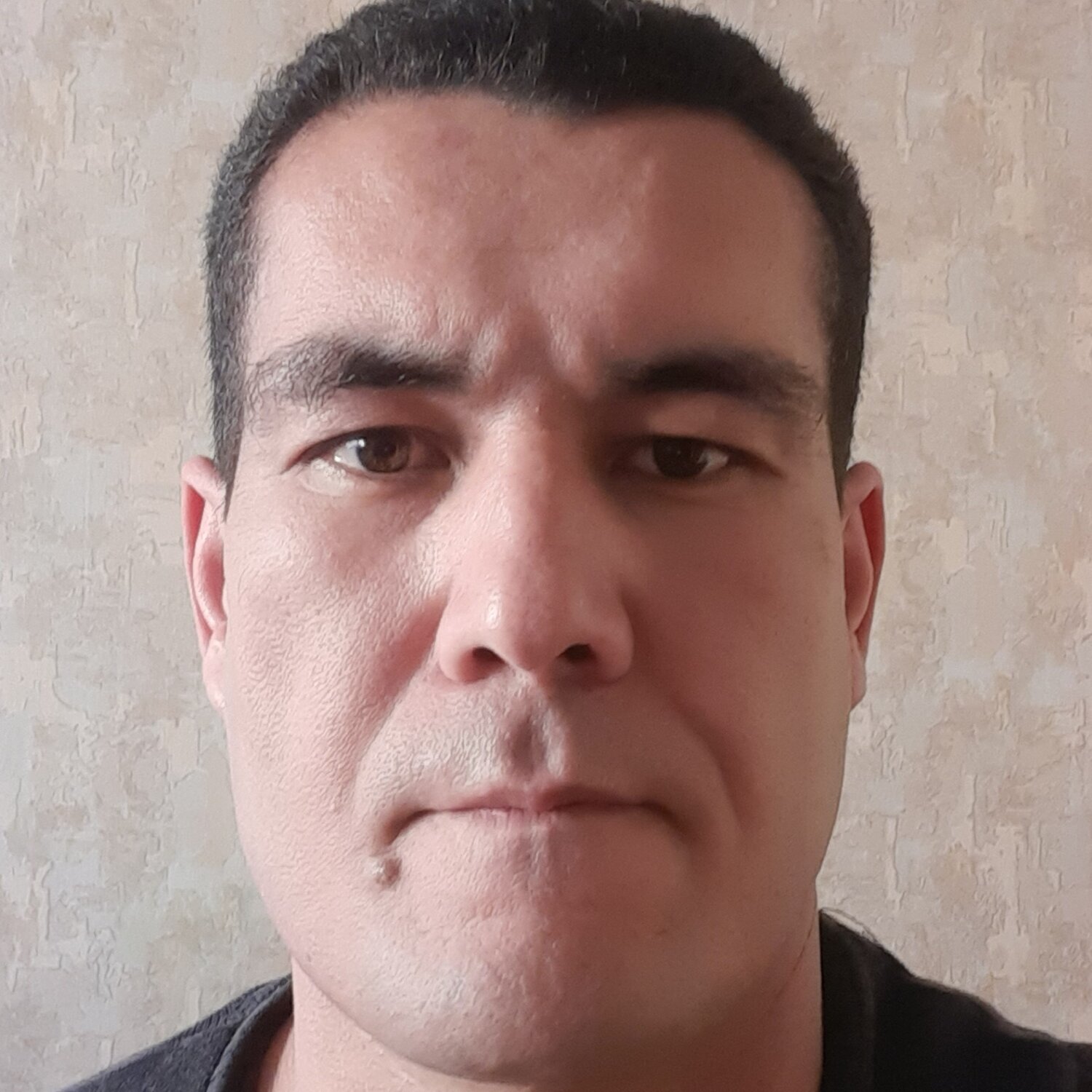 Иномжон Юсупов