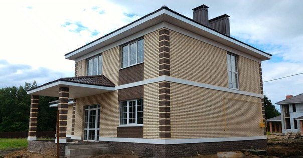 двухэтажный дом из кирпича, двухэтажные дома из кирпича, двухэтажный кирпичный дом, дом из кирпича, двухэтажный дом с облицовочным кирпичом