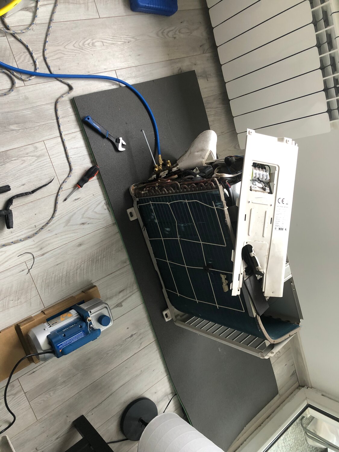 базовая станция внутри, техника, кондиционер, бытовая техника, кондиционер монтаж