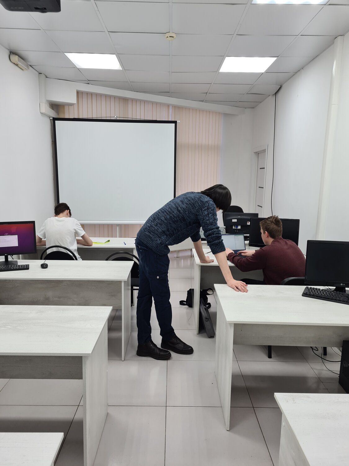 офис, обучение, бизнес, сотрудники, у нас просторный офис