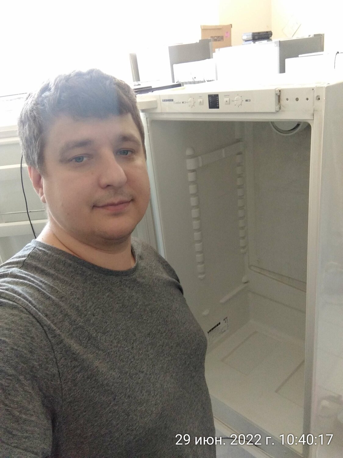 мужчина, человек, бытовая техника, горенье холодильник, крупная бытовая техника