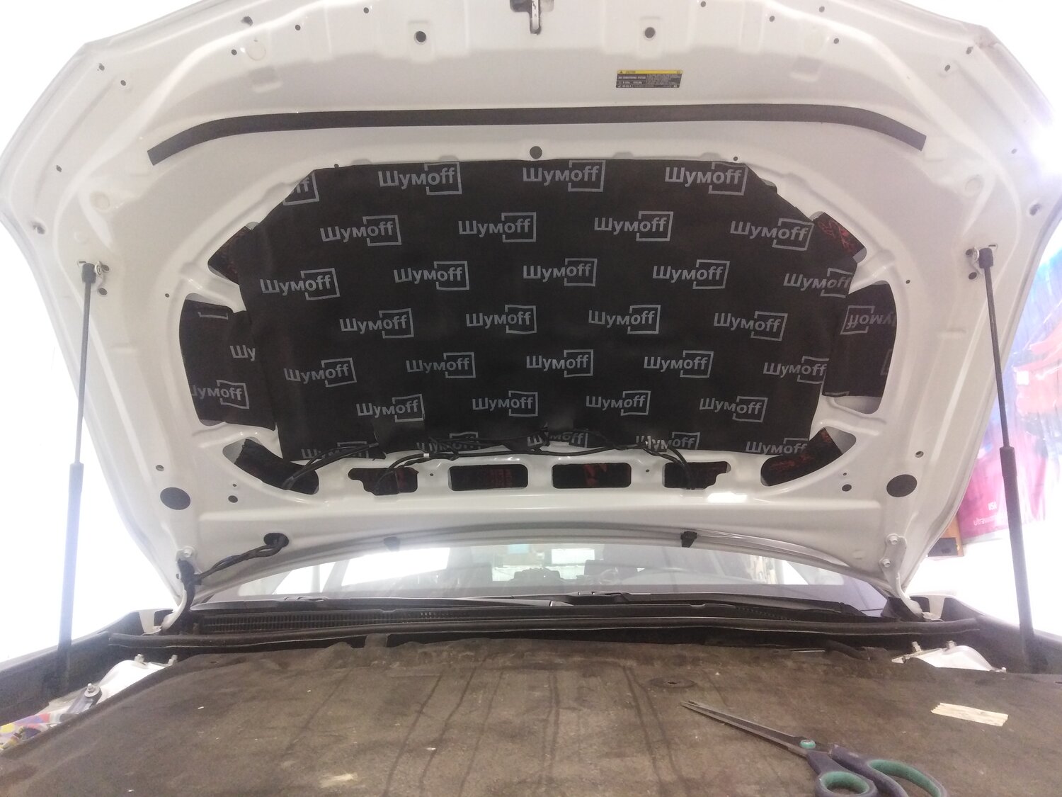 шумоизоляция капота, шумоизоляция капота volkswagen golf plus, шумоизоляция капота для mercedes gla, утеплитель капота, sollo ssva6460 шумоизоляция капота