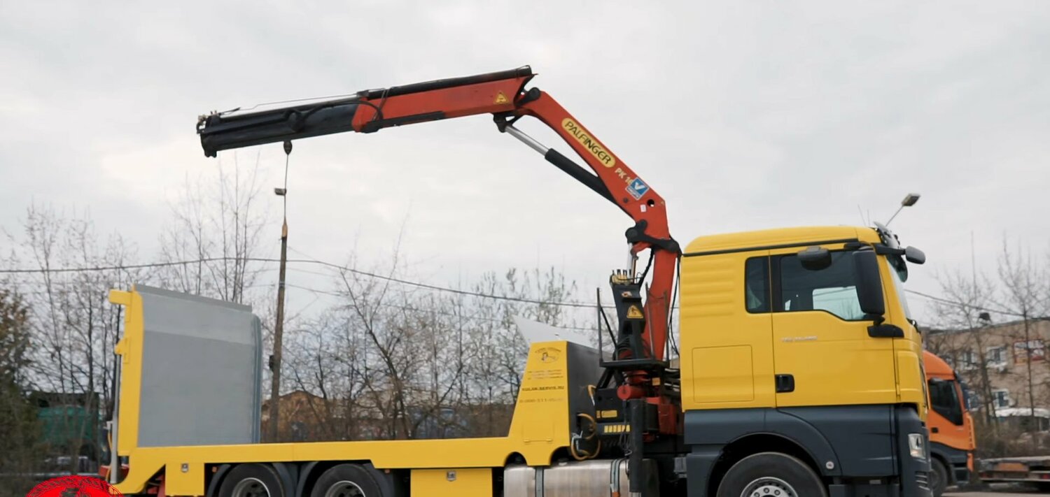 грузовой эвакуатор actros кулак сервис, hino 500 эвакуатор с кму, эвакуатор манипулятор мерседес актрос, эвакуатор с кму, спецтехника манипулятор