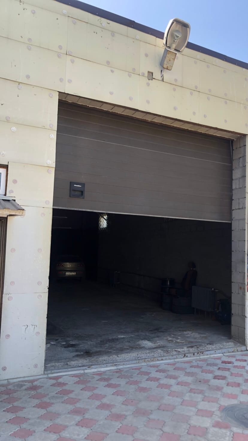 гараж, ворота для гаража, кирпичный гараж, ворота подъемные, секционные ворота