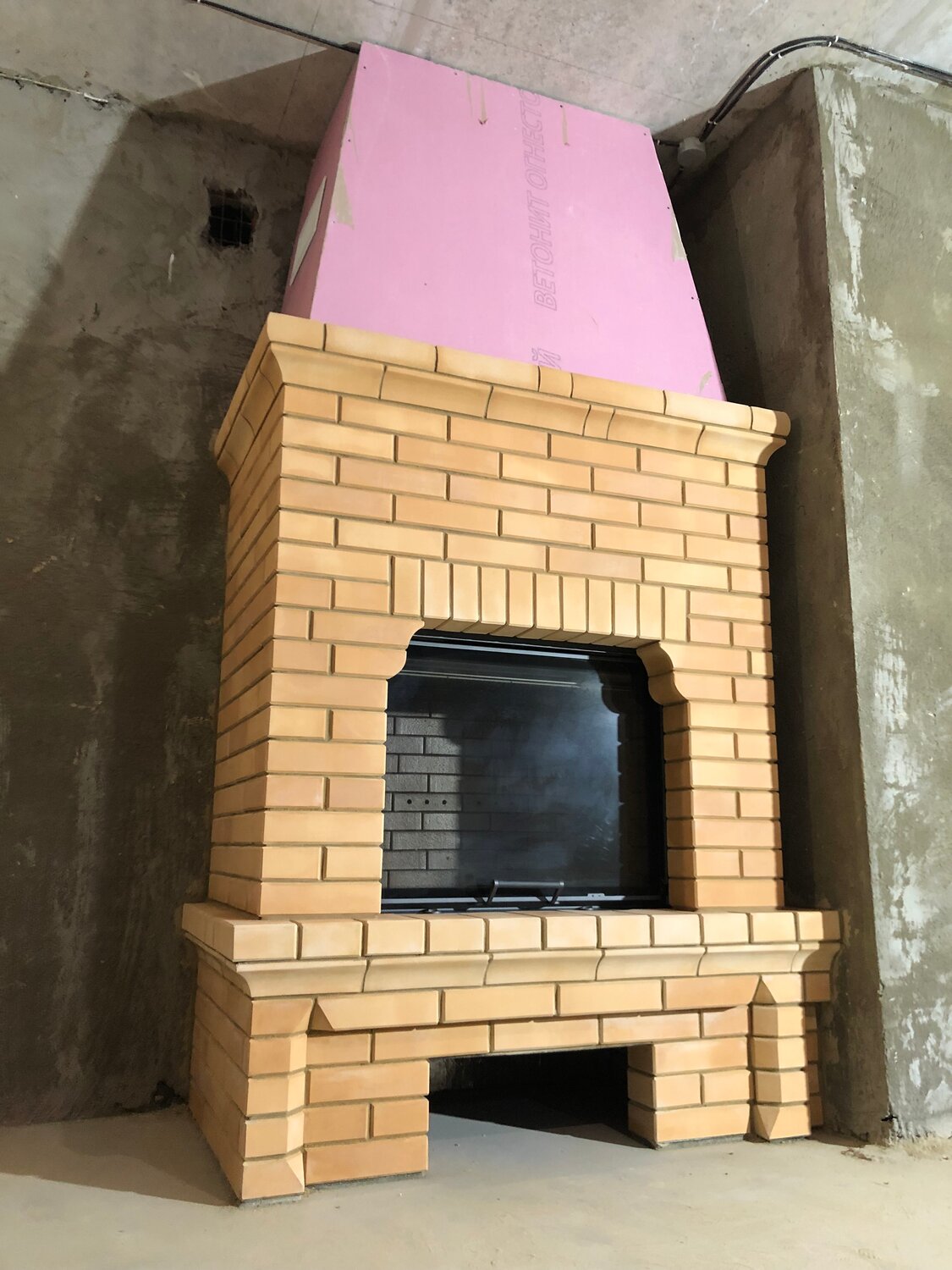 камин из кирпича для загородного дома, кирпичная печь камин, камин шамотного кирпича, камин печь для дома из кирпича, камин кирпич