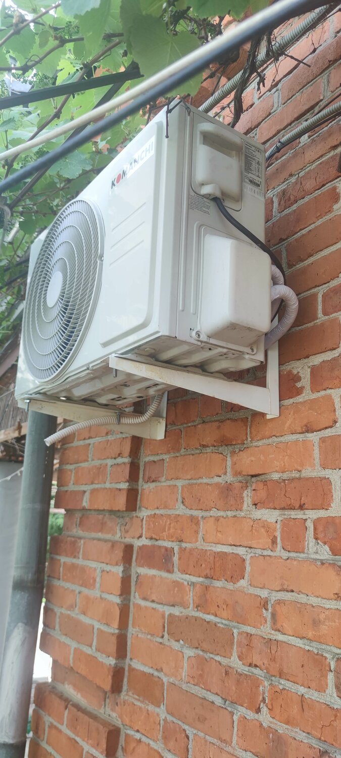 установленный кондиционер, кондиционер наружный, кондиционеры, кондиционер внешний блок, кондиционер наружный блок