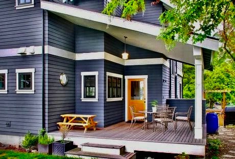 дачный домик, крашенные деревянные дома серого цвета, красивые дома, сайдинг дома, фасад дома