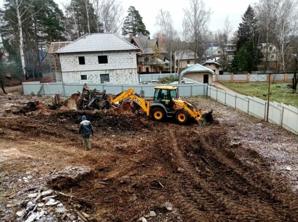 экскаватор-погрузчик jcb 4cx копает, выторфовка грунта, техника, расчистка участка, экскаватор погрузчик jcb