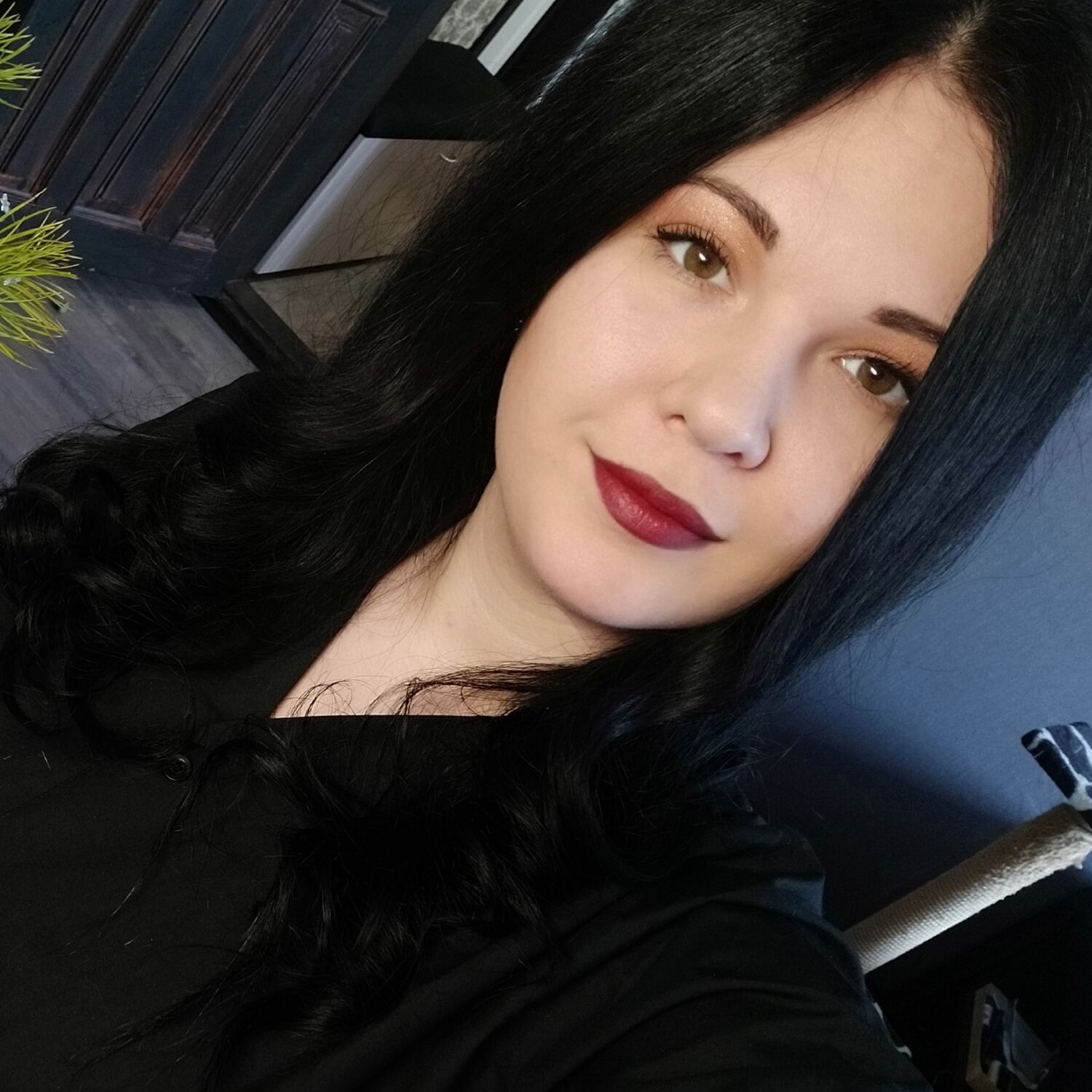 Лена Николаева