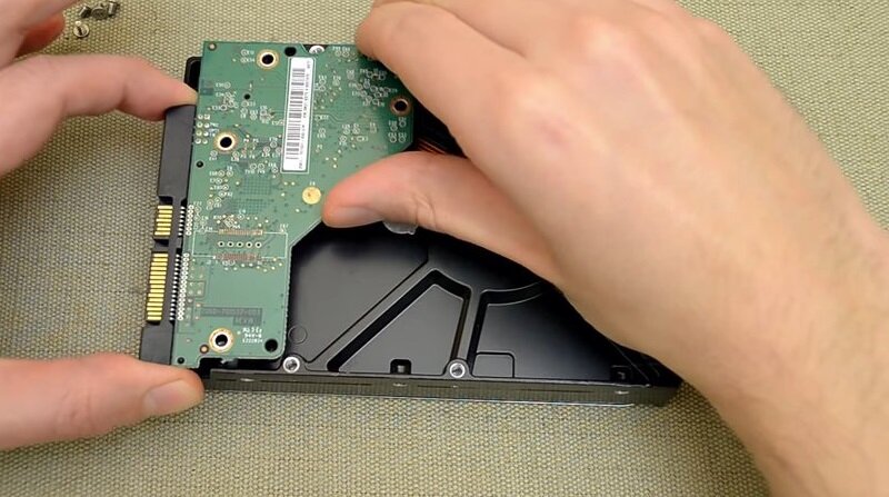 жёсткий диск, неисправный жесткий диск, контакты жесткого диска, hdd вместо дисковода, ноутбук