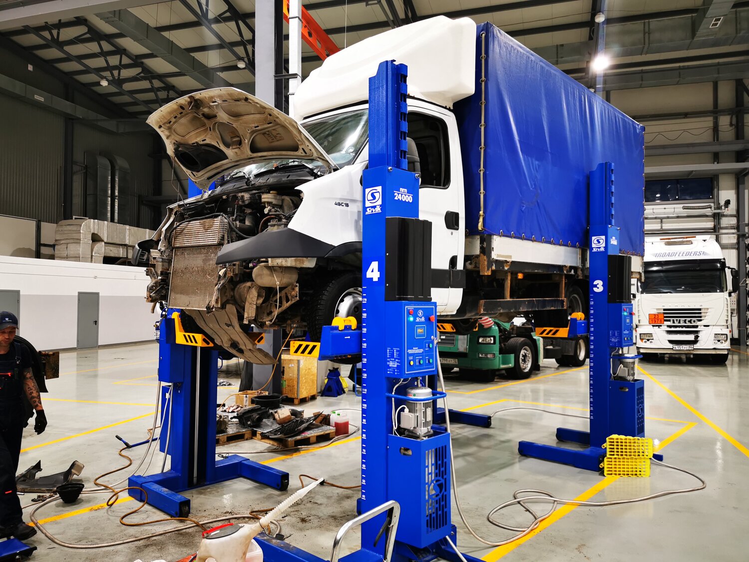 автосервис для грузовых автомобилей и спецтехники, сто грузовых автомобилей, автосервис грузовых автомобилей, ремонтный пост для грузовых автомобилей, оборудование для грузового автосервиса
