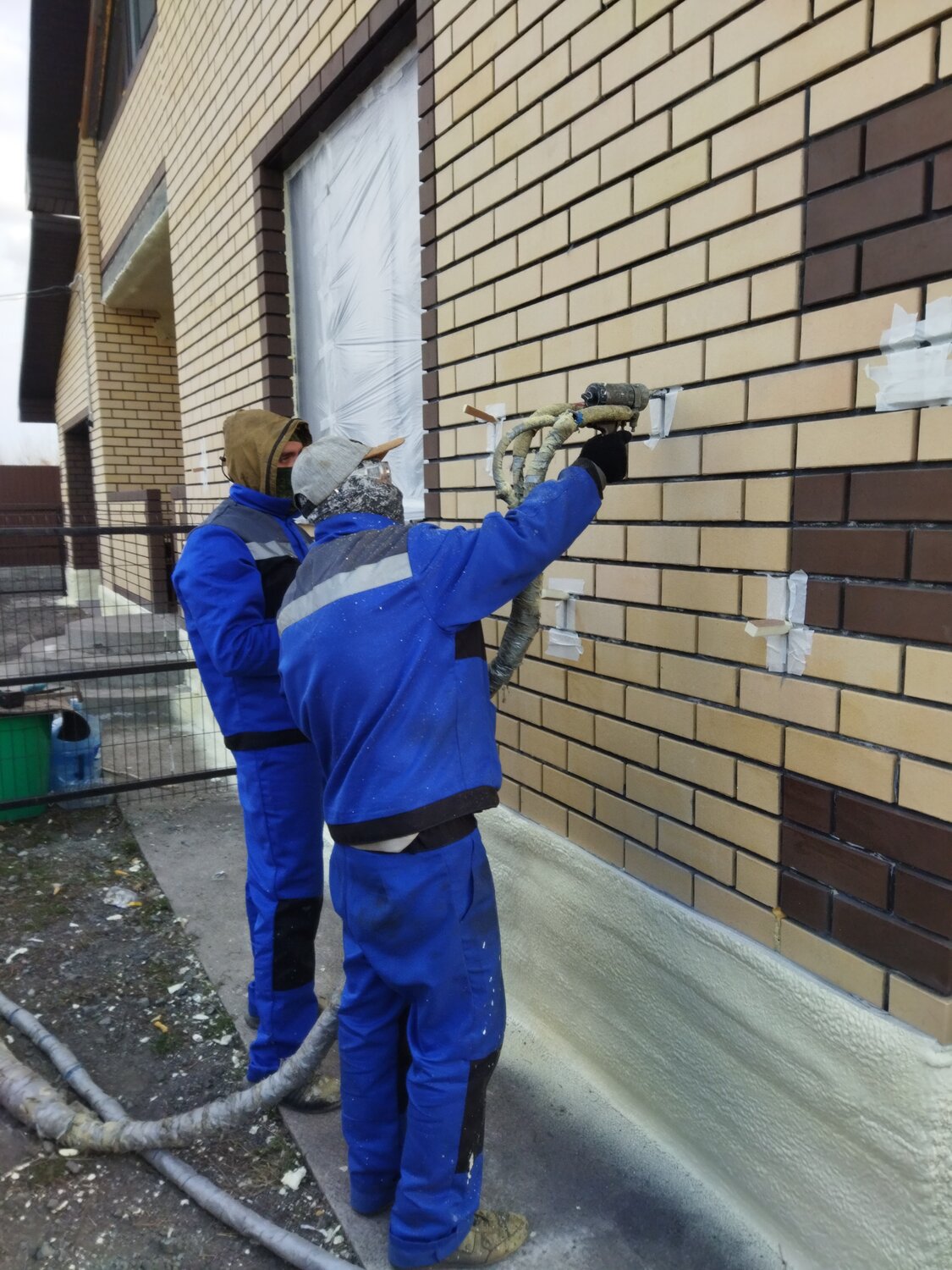 утепление стен дома жидким пенопластом, утепление стен дома, утепление дома, наружная отделка, монтаж вентилируемых фасадов