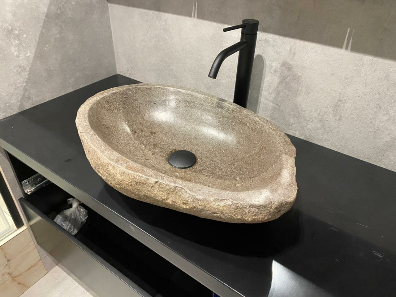 раковина из камня, раковина из речного камня, раковина из натурального камня, каменная раковина в интерьере, раковина из мрамора