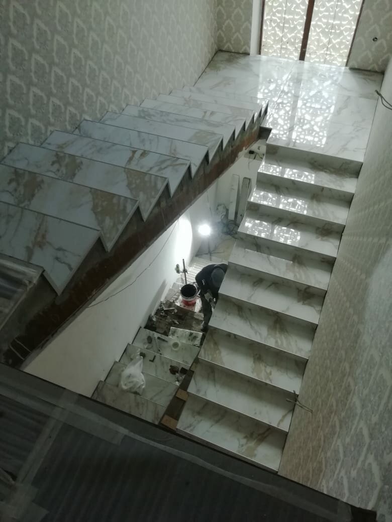 лестница, белстеп монолитные лестницы, отделка бетонных лестничных маршей, помещение, монолитная лестница с площадкой