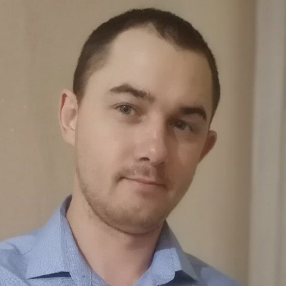Александр Захаров