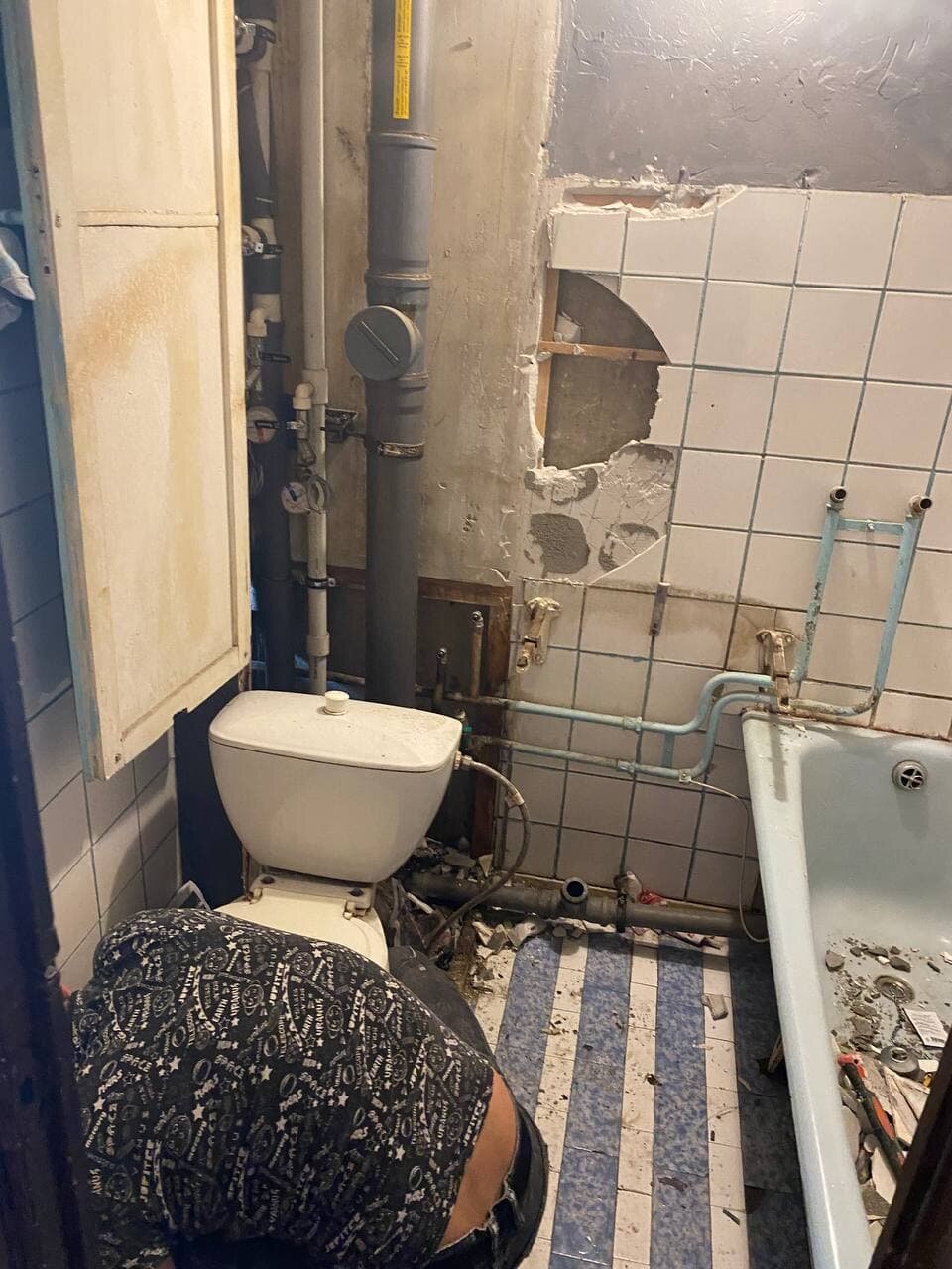 туалет в панельном доме, туалет, санузел, старые совмещенные туалет с ванной, туалетная комната
