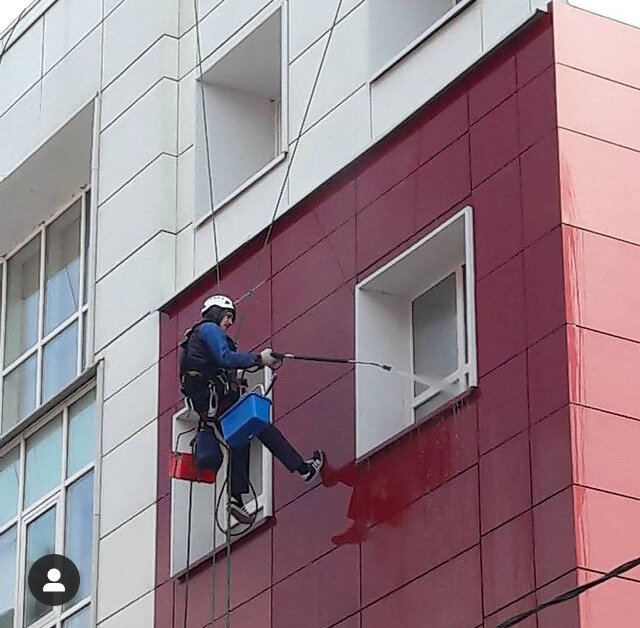 промышленный альпинизм, навесные фасады, утепление квартир трубы панелями с фасада, монтаж сэндвич панелей альпинистами, вентилируемый фасад