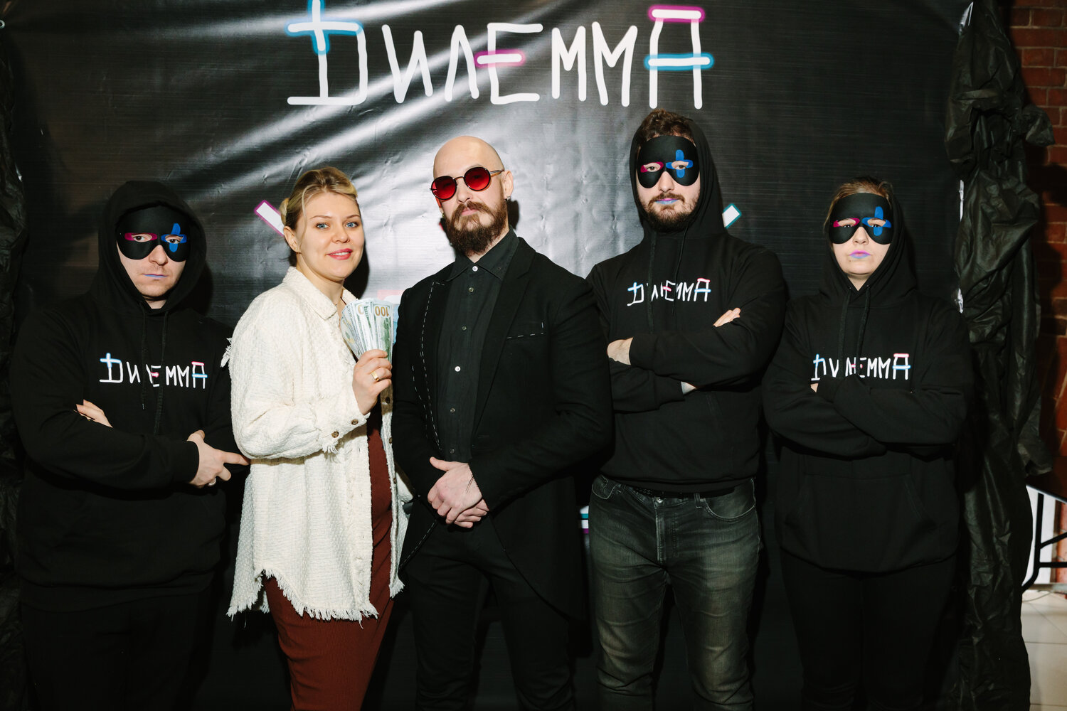 человек, мужчина, фотографии друзей, рената литвинова баленсиага 2022, друзья
