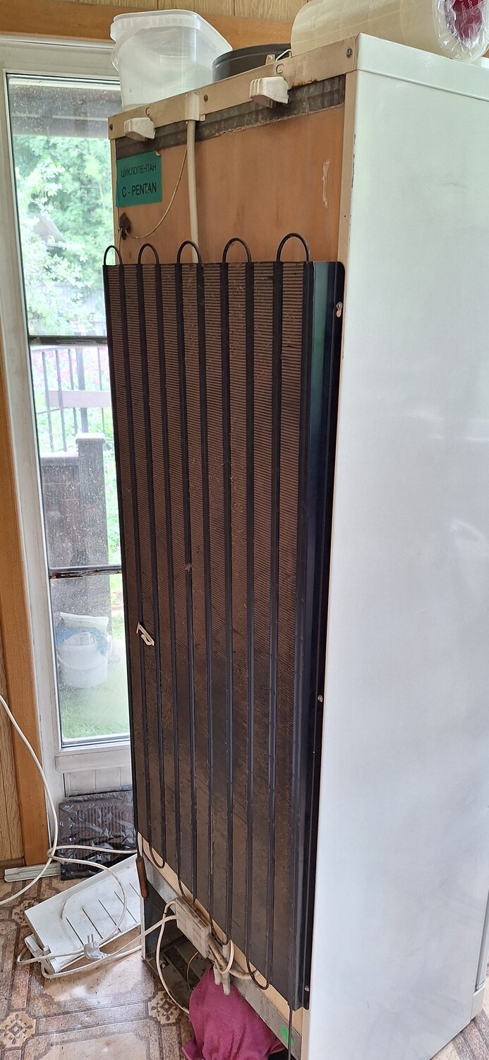 холодильник бу, вертикальный радиатор, холодильник советский, холодильник, техника