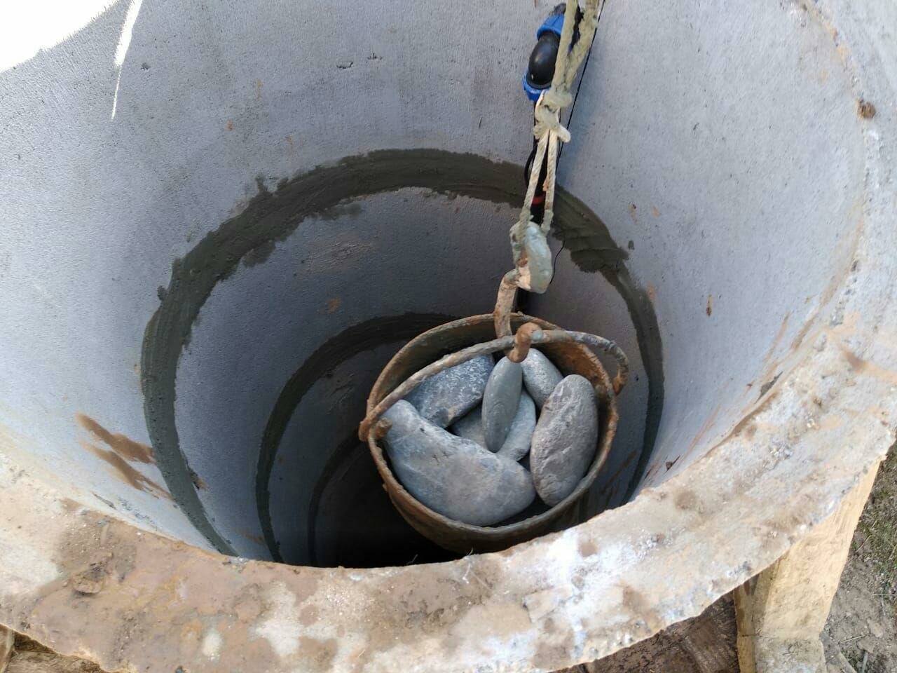 докопка колодца, колодец, углубление колодца, колодец водоканала, копаем колодцы