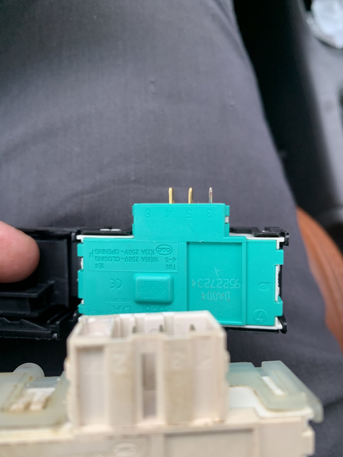 убл 46002826, замок люка убл bosch bo4414, устройство блокировки люка, блокировка люка, блокировка люка rold
