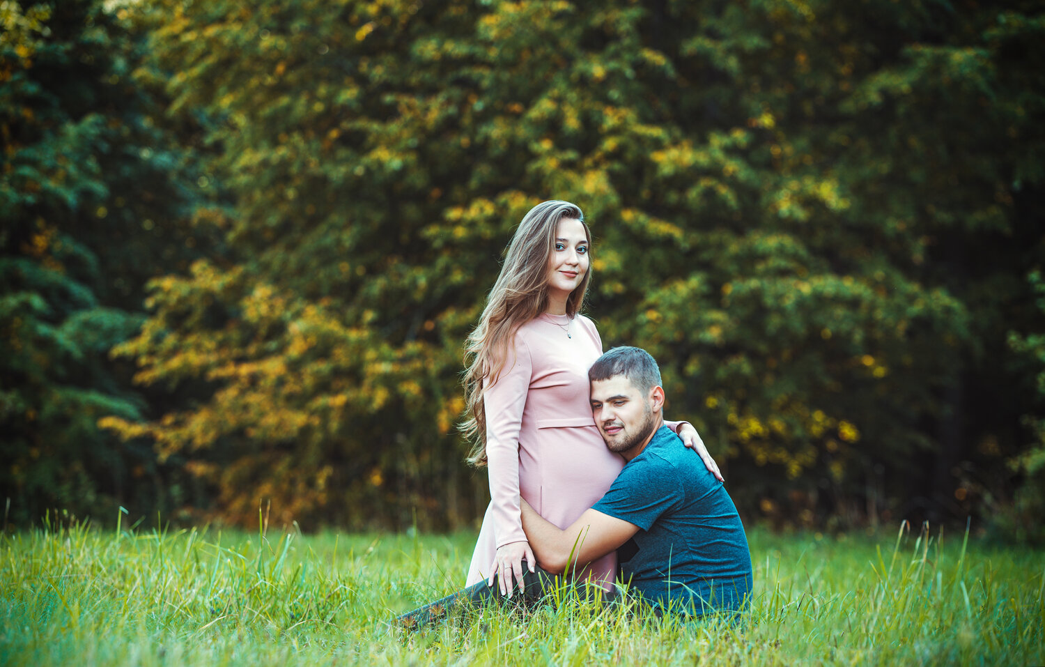 лав стори на природе, фотосессия love story на природе летом, семейная фотосессия, семейные фотосессии на природе эмоции, беременная фотосессия в парке