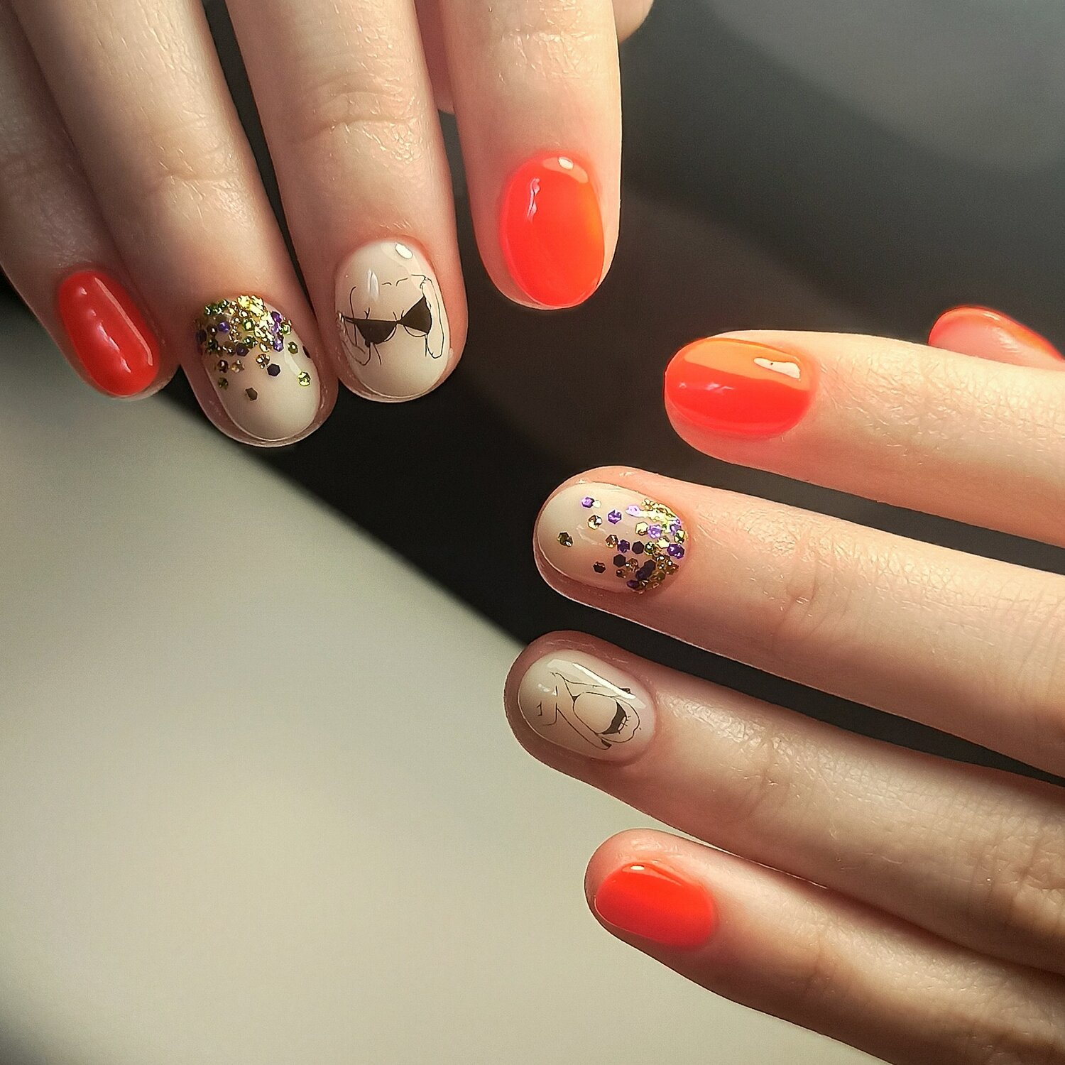 маникюры, красный маникюр на короткие ногти молодежный, ногти, маникюр ок, красный маникюр со слайдерами