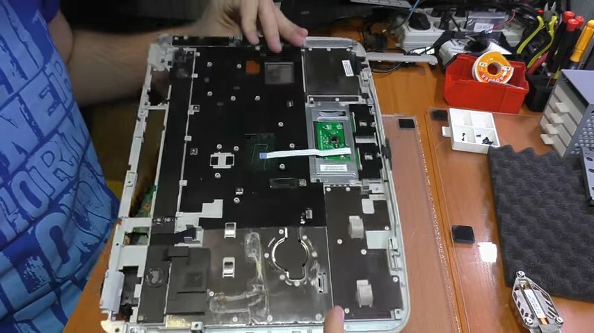 разобранный ноутбук, разборка, toshiba satellite l40-14g разбираем, ноутбук asus k50c апгрейд, ноутбук